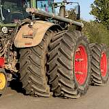 Traktor mit Doppelbereifung