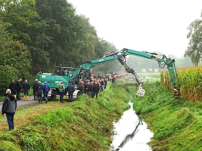 Gewässerpflege im Einsatz