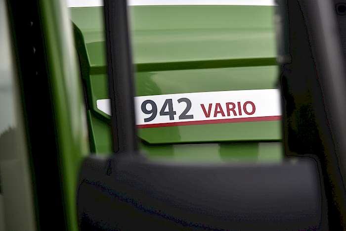 Neues Topmodell der Baureihe ist der 942 Vario.