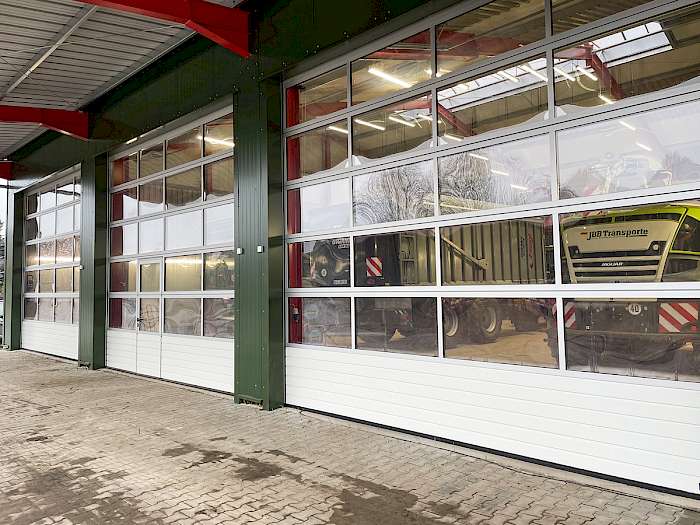 Hallenfront