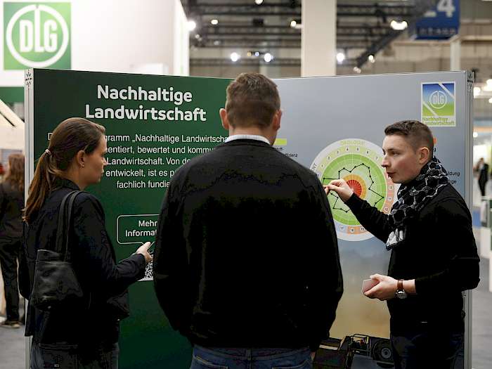 Beratungsgespräch auf der Agritechnica