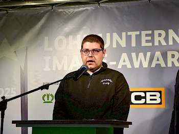 Sie haben die drei besten ASM-Projektarbeiten des Jahres 2025 erstellt (v.l.): Darius Brand (Platz 1), ... (Foto: Lützen)